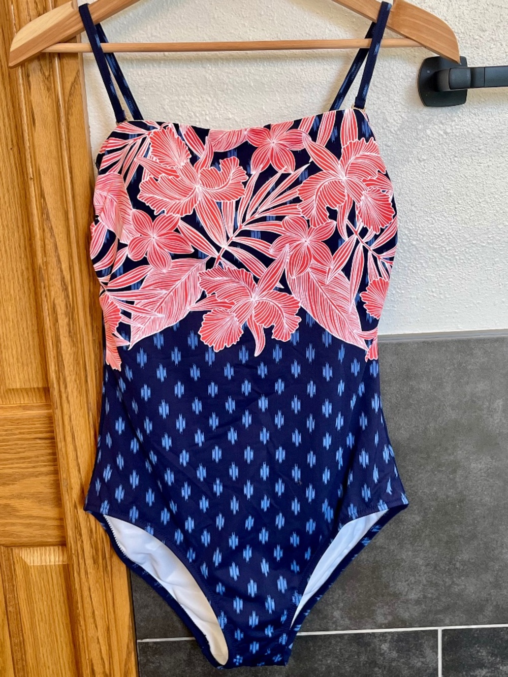 NWOT Lands End Navy Coral Linear Floral Tropical Ikat One Piece Swimsuit 10 Long